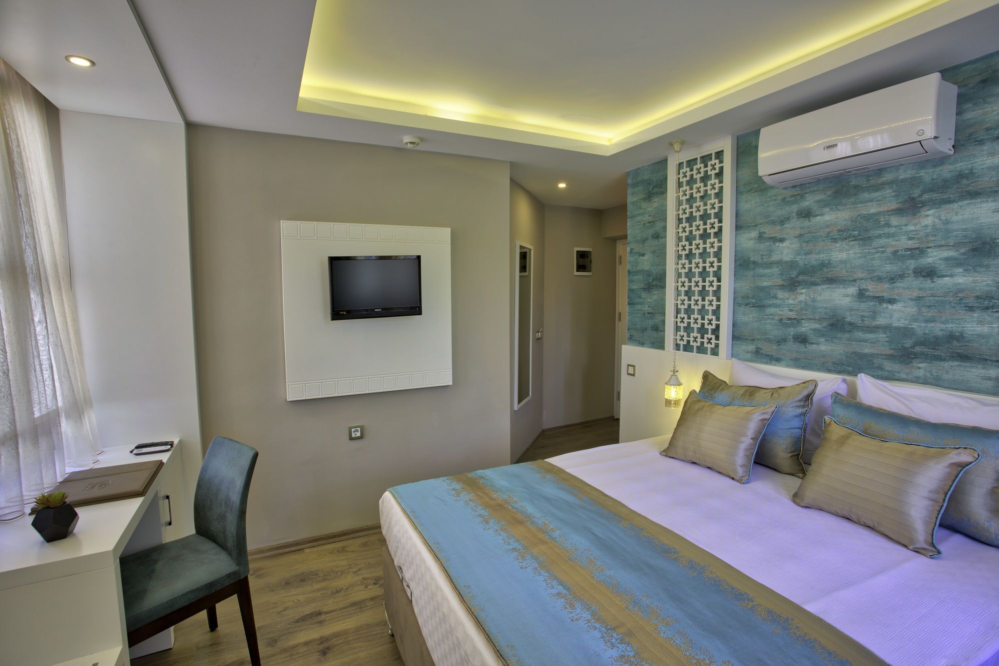 Route Hotel Kaleici - Adult Only Анталия Екстериор снимка
