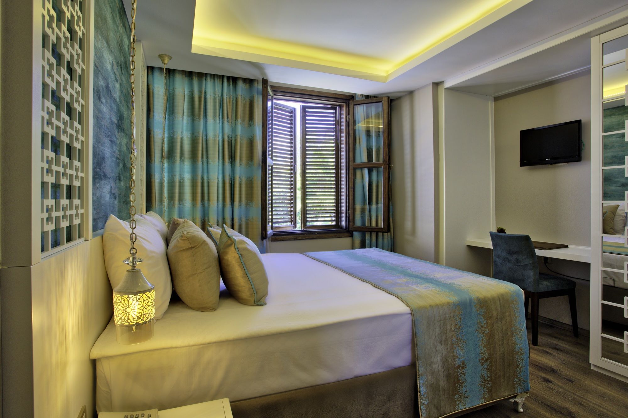 Route Hotel Kaleici - Adult Only Анталия Екстериор снимка
