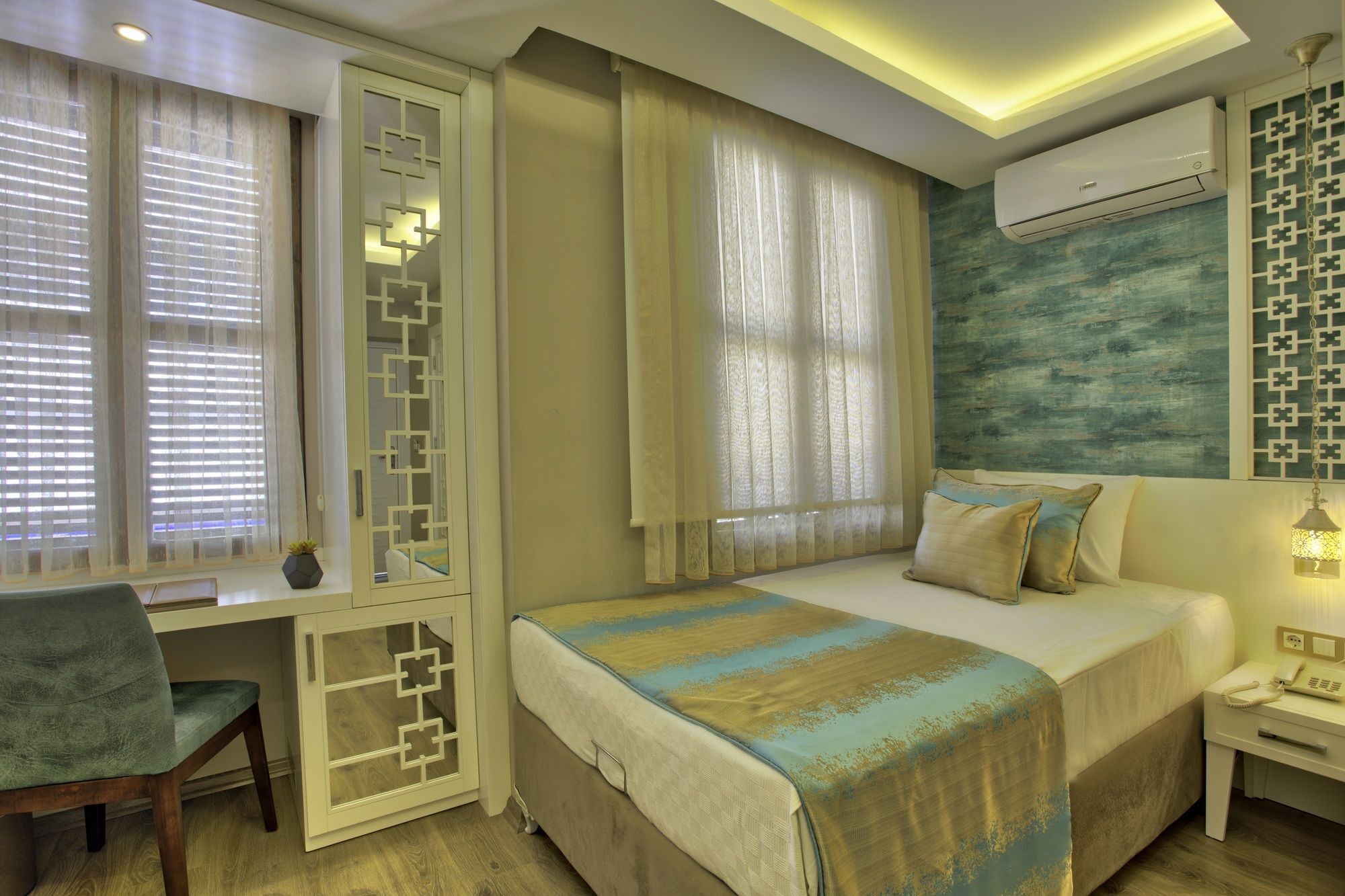 Route Hotel Kaleici - Adult Only Анталия Екстериор снимка