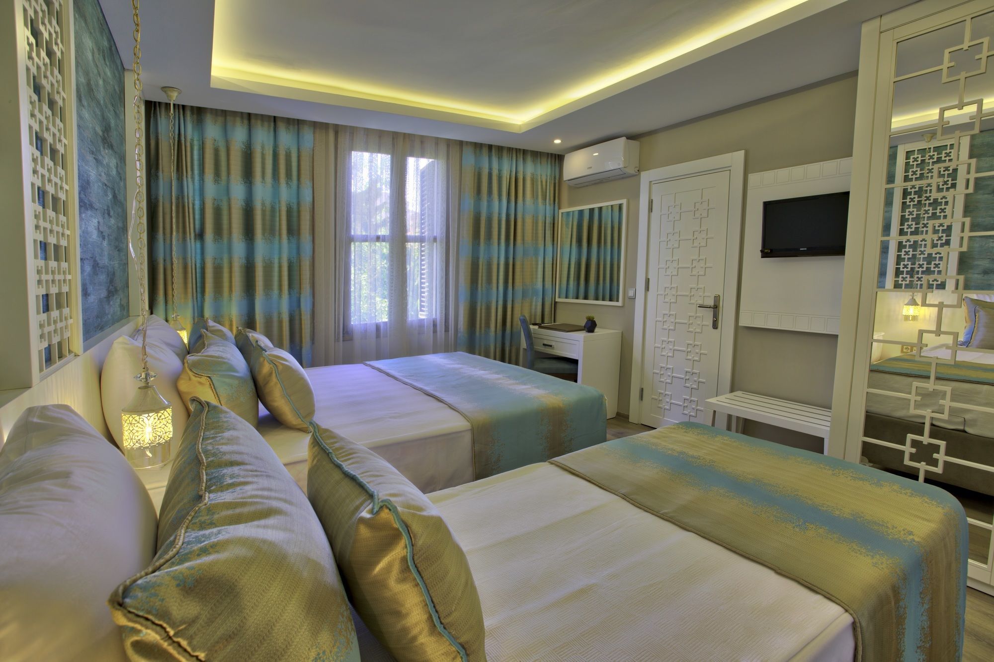 Route Hotel Kaleici - Adult Only Анталия Екстериор снимка